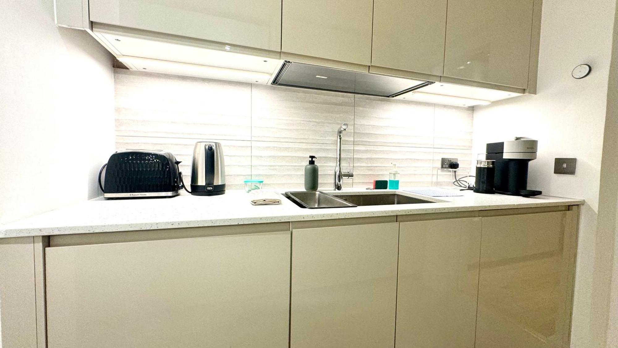 2 Bedroom Apartment In Central London South Kensington By Wild Лондон Екстер'єр фото