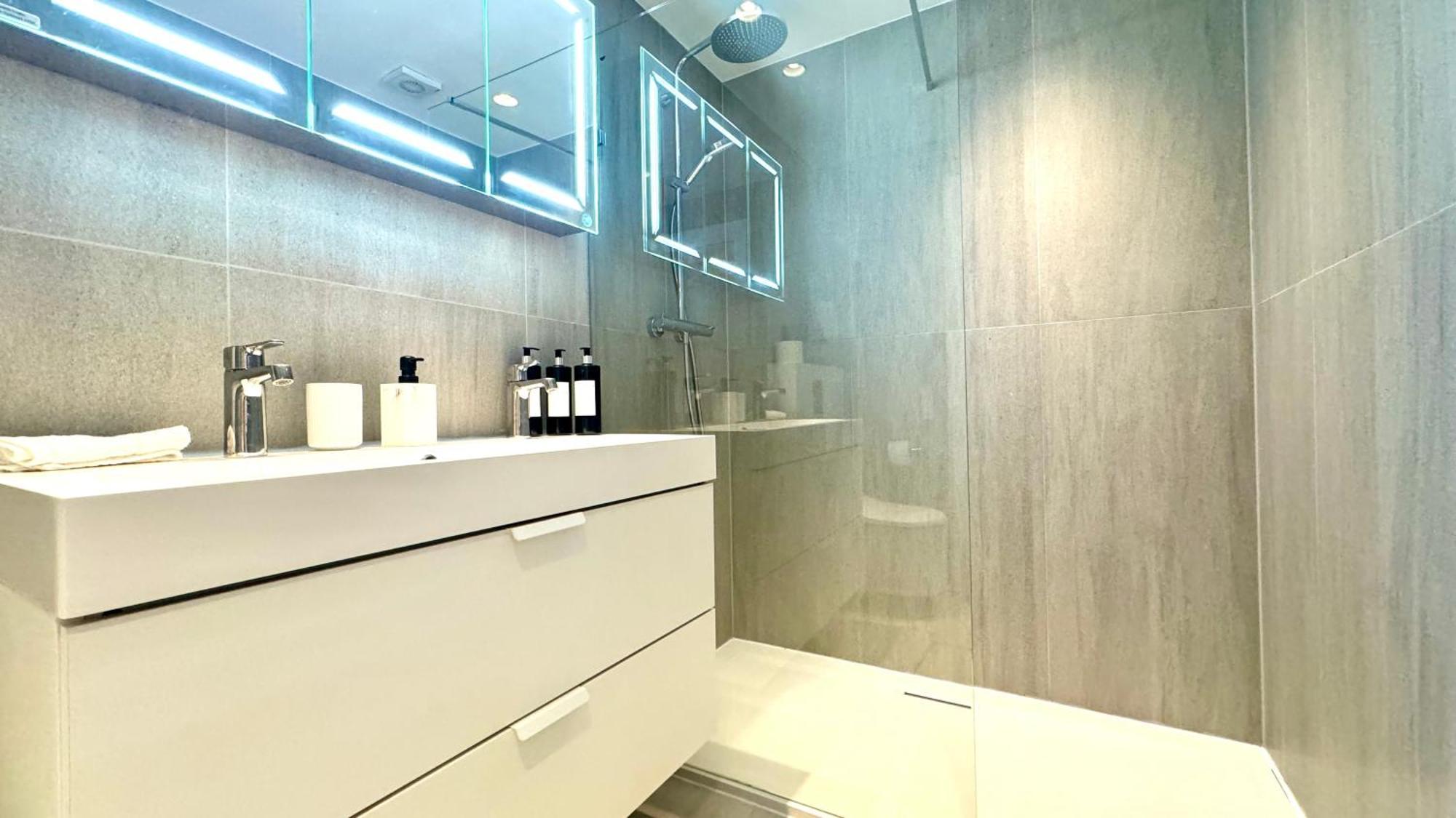 2 Bedroom Apartment In Central London South Kensington By Wild Лондон Екстер'єр фото